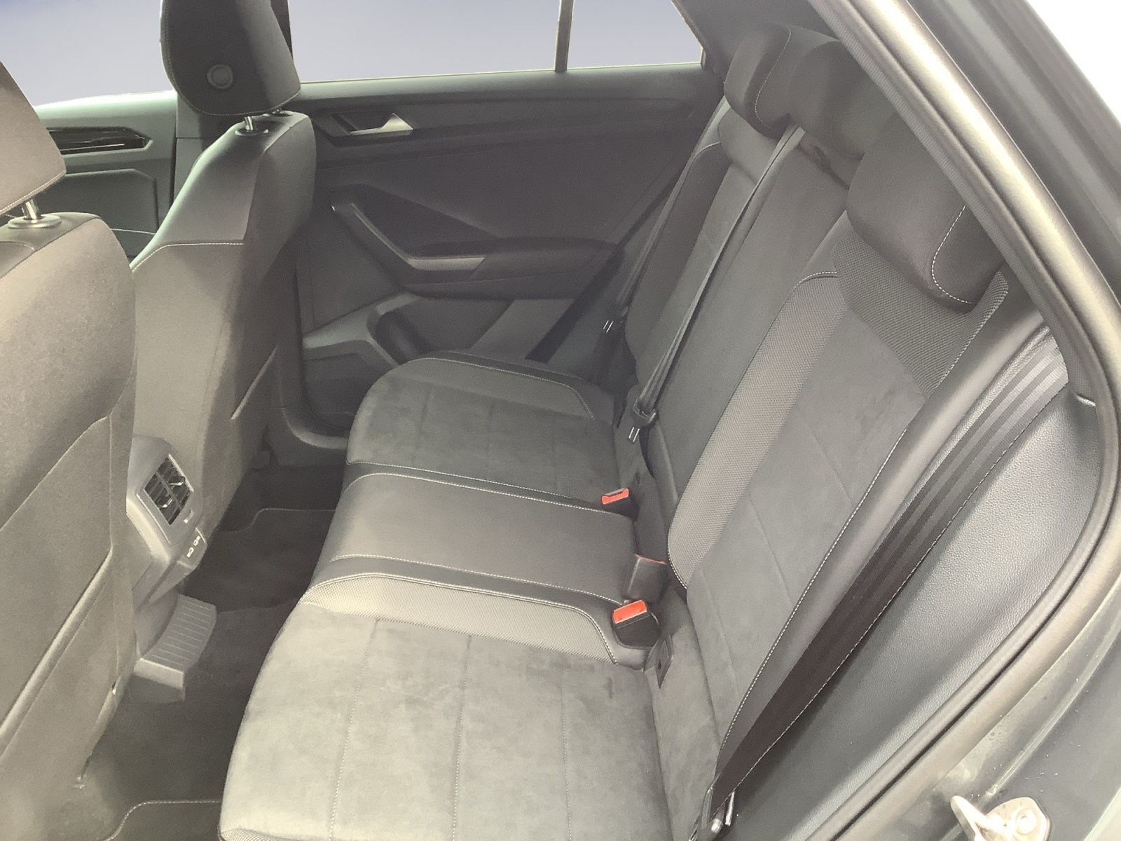 Volkswagen T-Roc - Bild 13