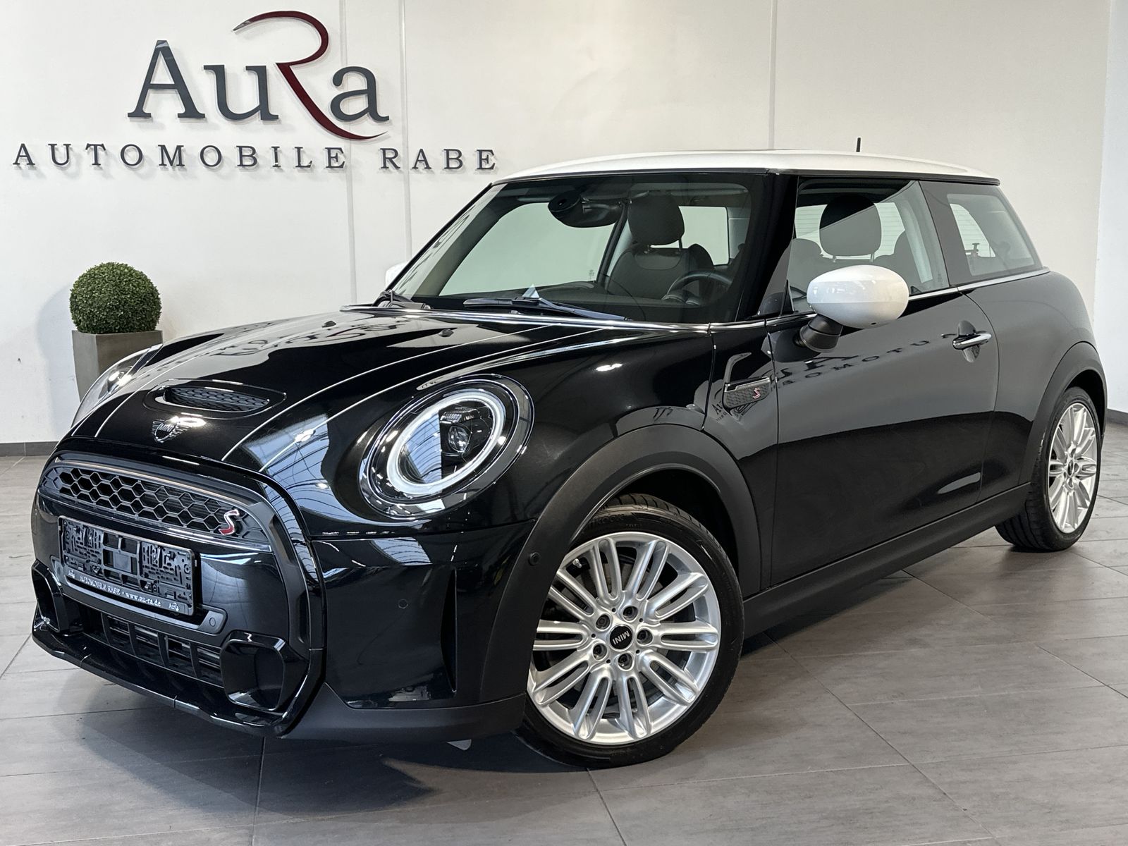 Fahrzeugabbildung MINI Cooper S Sport-Aut. NAV+LED+PANO+PARKASSISTENT