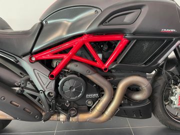 Ducati Diavel Carbon *wenig Kilometer*