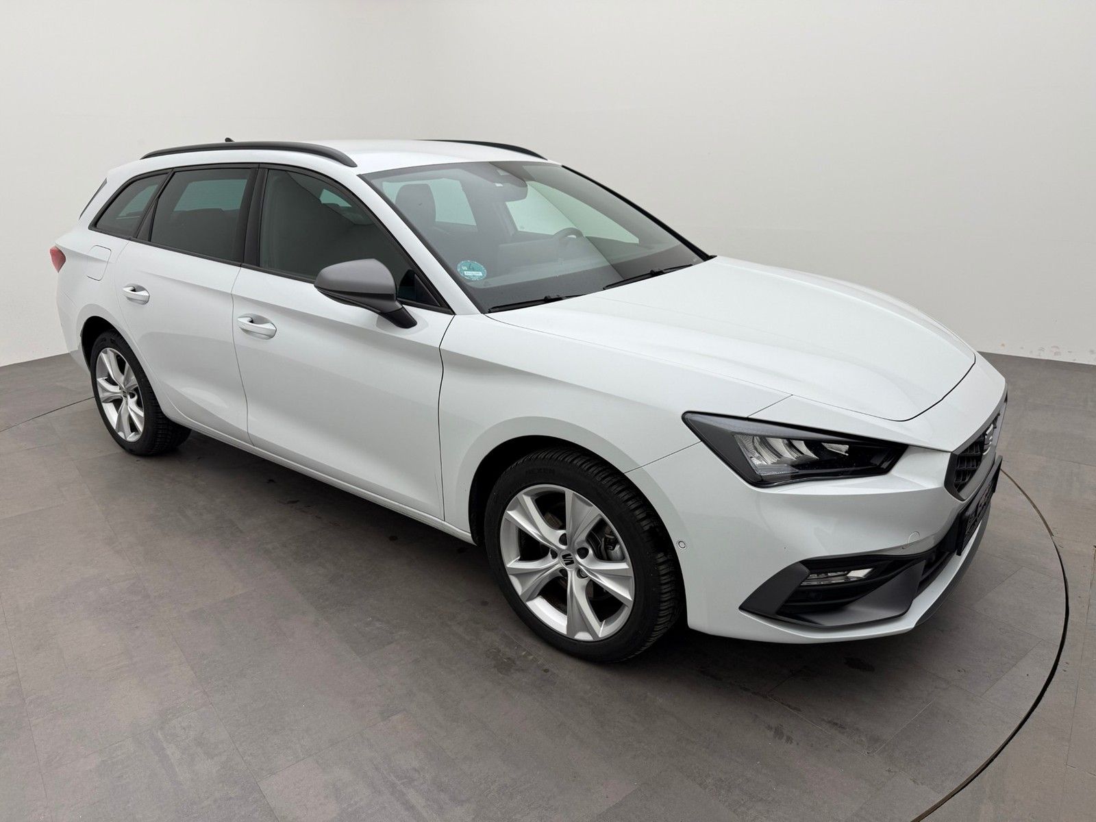 Seat Leon Sportstourer 1.5 eHybrid DSG FR VisionKessy imagem 2