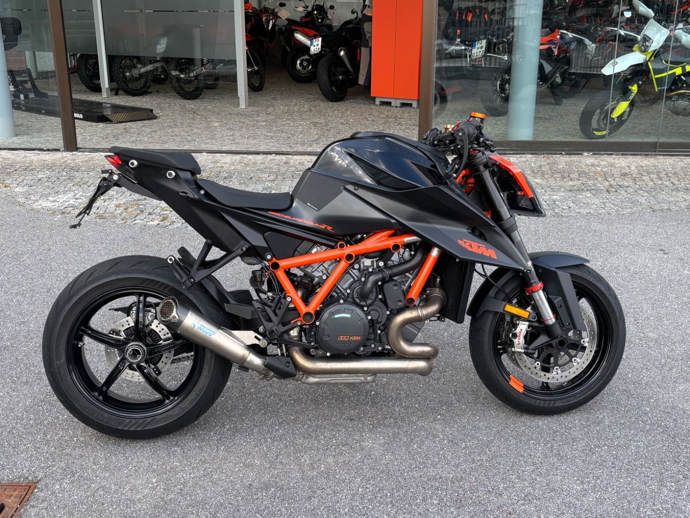 Fahrzeugabbildung KTM 1290 Super Duke R Tech Pack, Mivv ESD, Koffer
