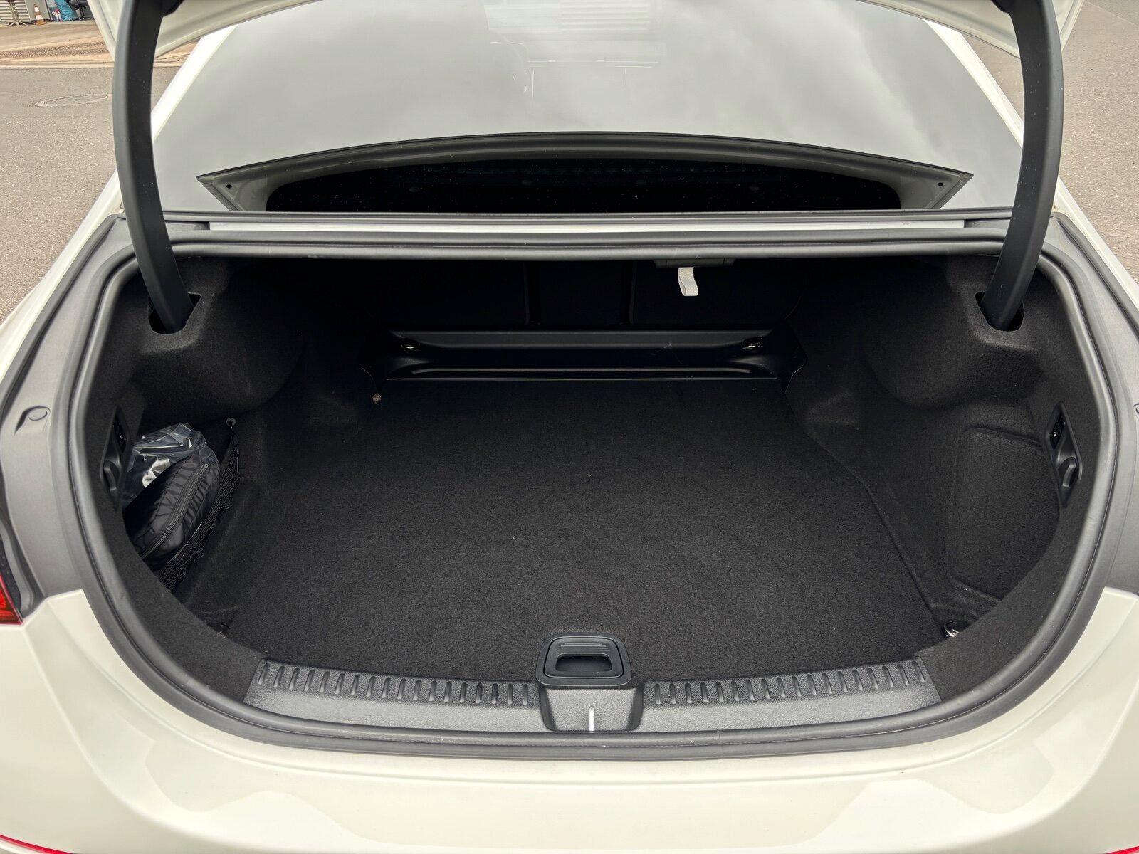 Mercedes-Benz E 220 d Limousine AMG Line Night-Paket*Distronic