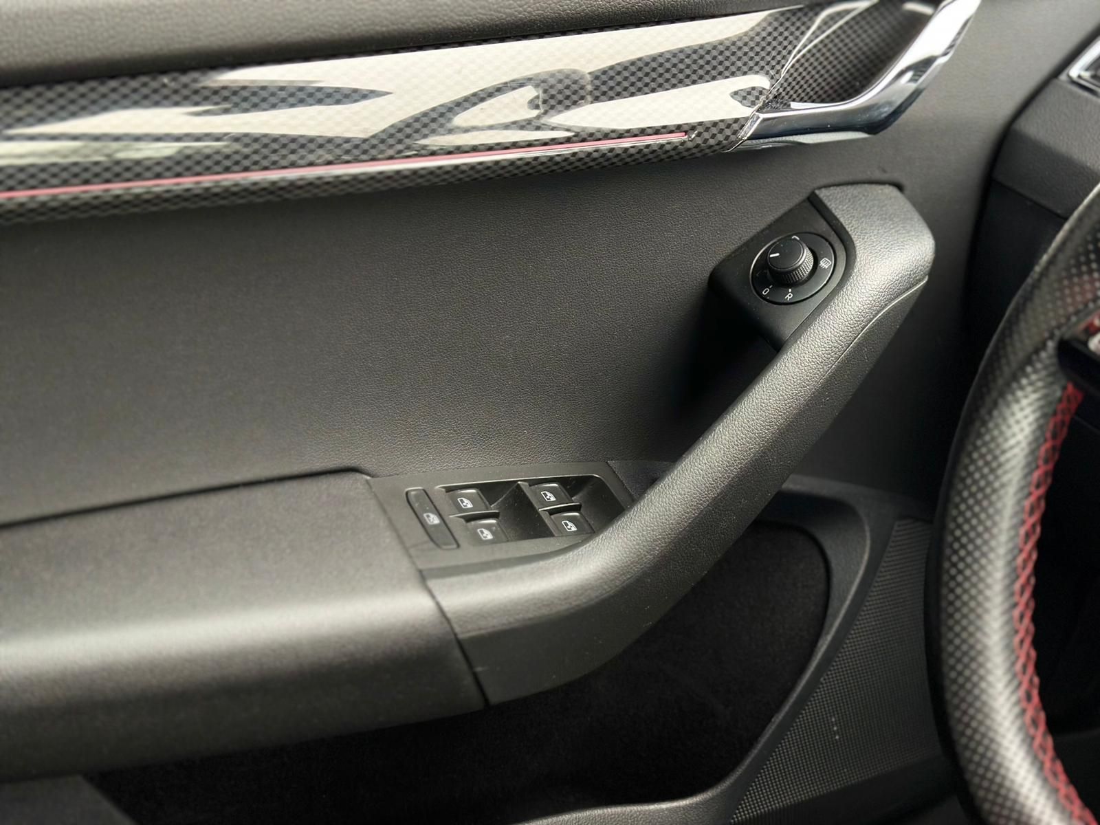 SKODA Octavia 2.0TDI RS* LED#4xSHZ#AHK#TEMPO#NAVI#PDC - Image 17