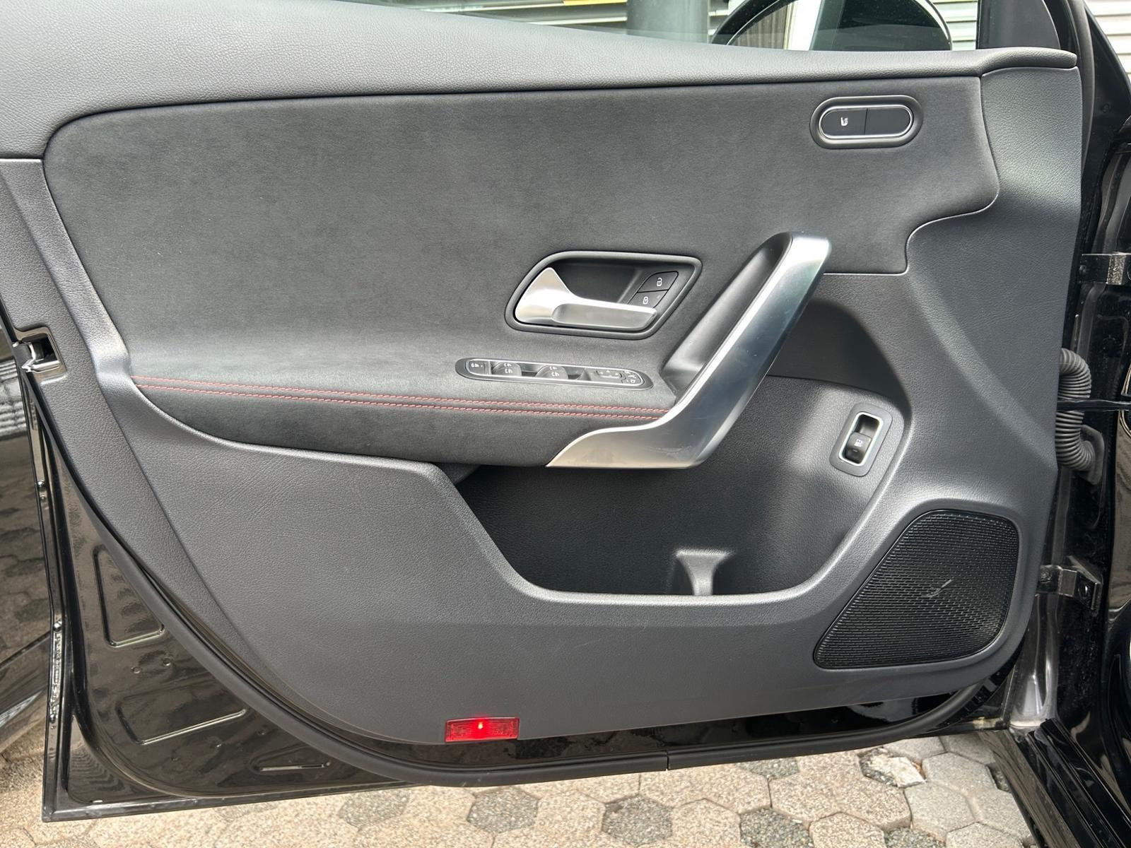 Mercedes-Benz A 250 e AMG+Night+Advanced+Sound+AHK+Distr+Kam