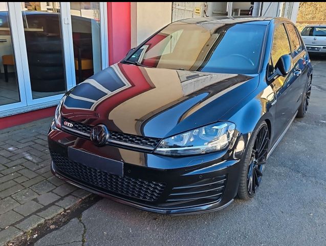 Volkswagen Golf VII Lim. GTD NAVI XENON KLIMA PDC 20 ZOLL