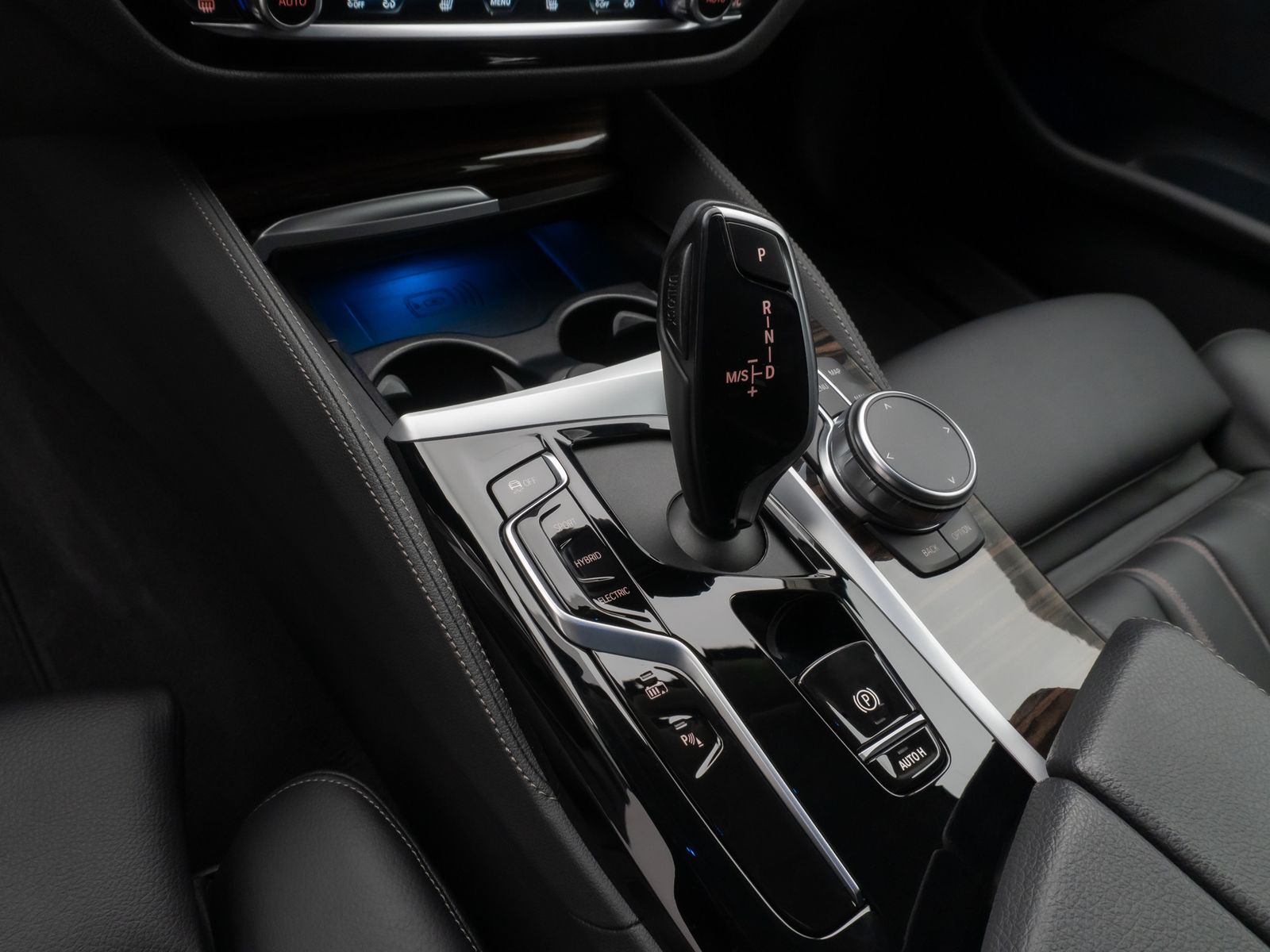 Fahrzeugabbildung BMW 530e xD Luxury Line Kamera HUD DAB HiFi Sport