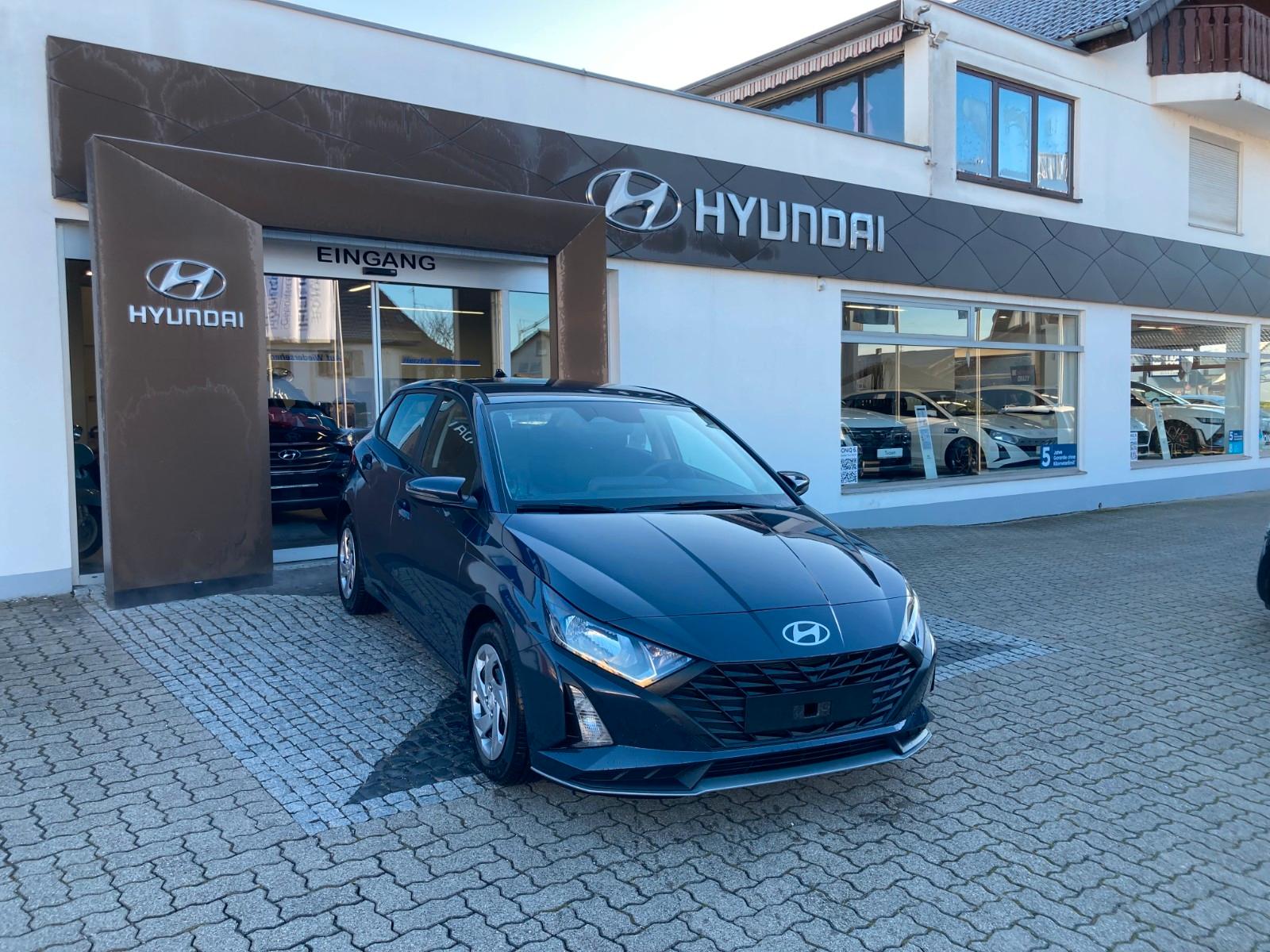 Hyundai i20 1.2 Select mit Navi und Klima
