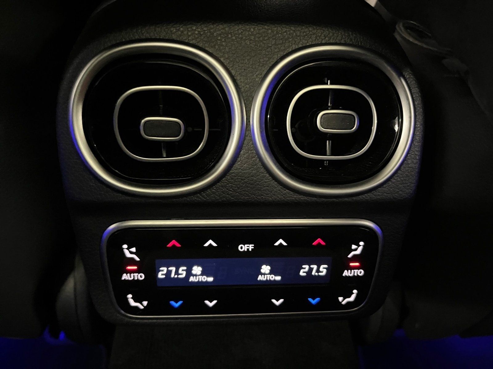Fahrzeugabbildung Mercedes-Benz C 200 T AMG PLUs*Pano*HUD*AHK*Distro*Night*360°*