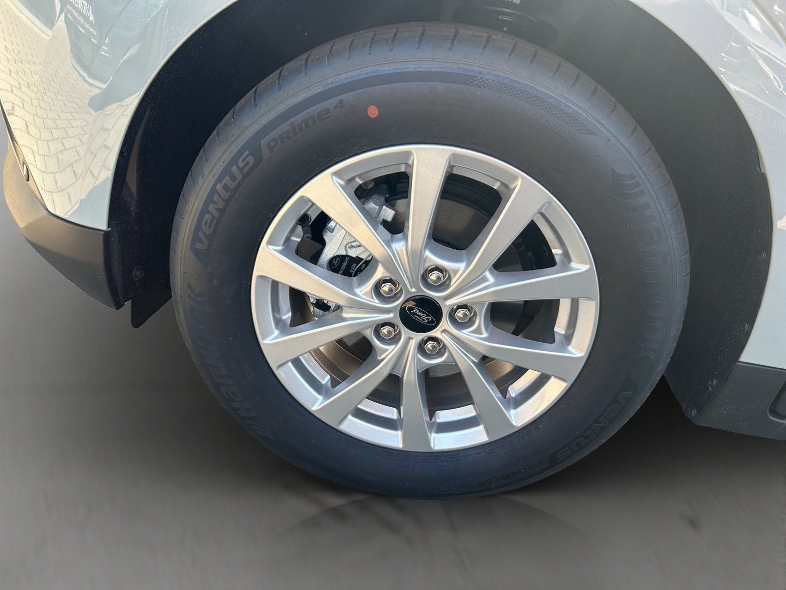 Fahrzeugabbildung Ford Tourneo Courier Titanium Automatik