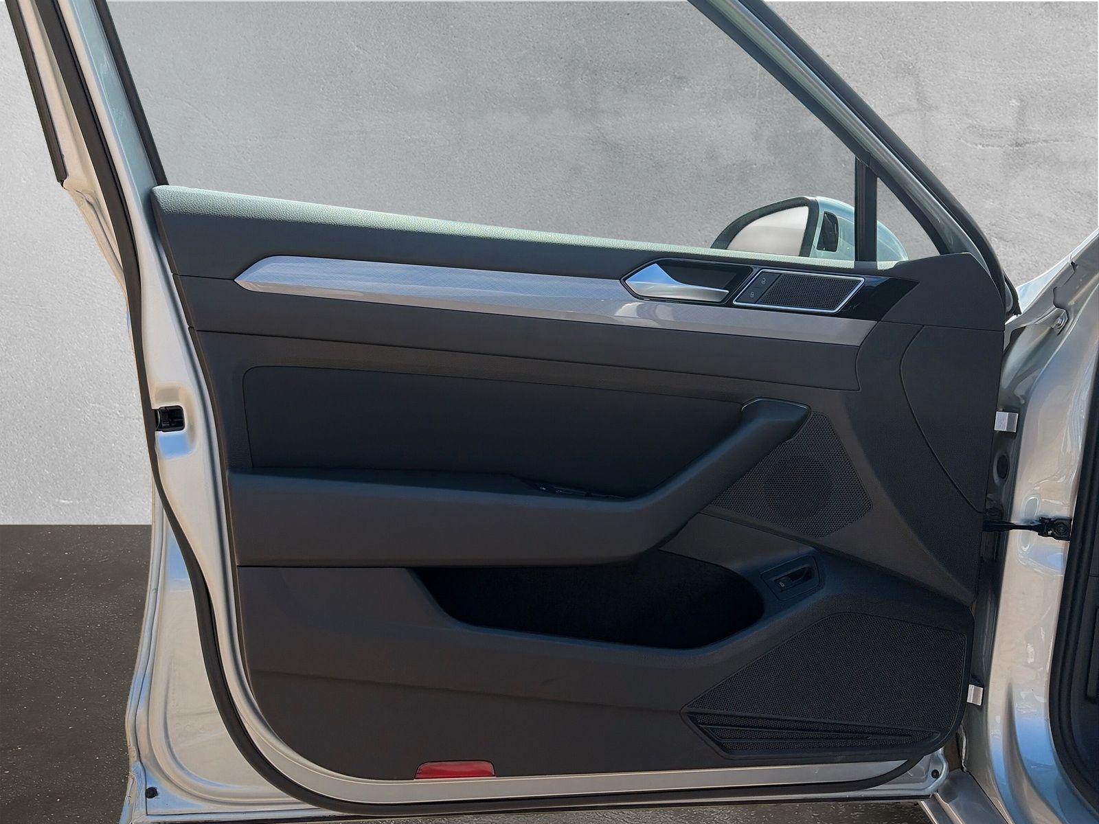 Fahrzeugabbildung Volkswagen Passat Variant 1.5 TSI Business Kamera AppConnec