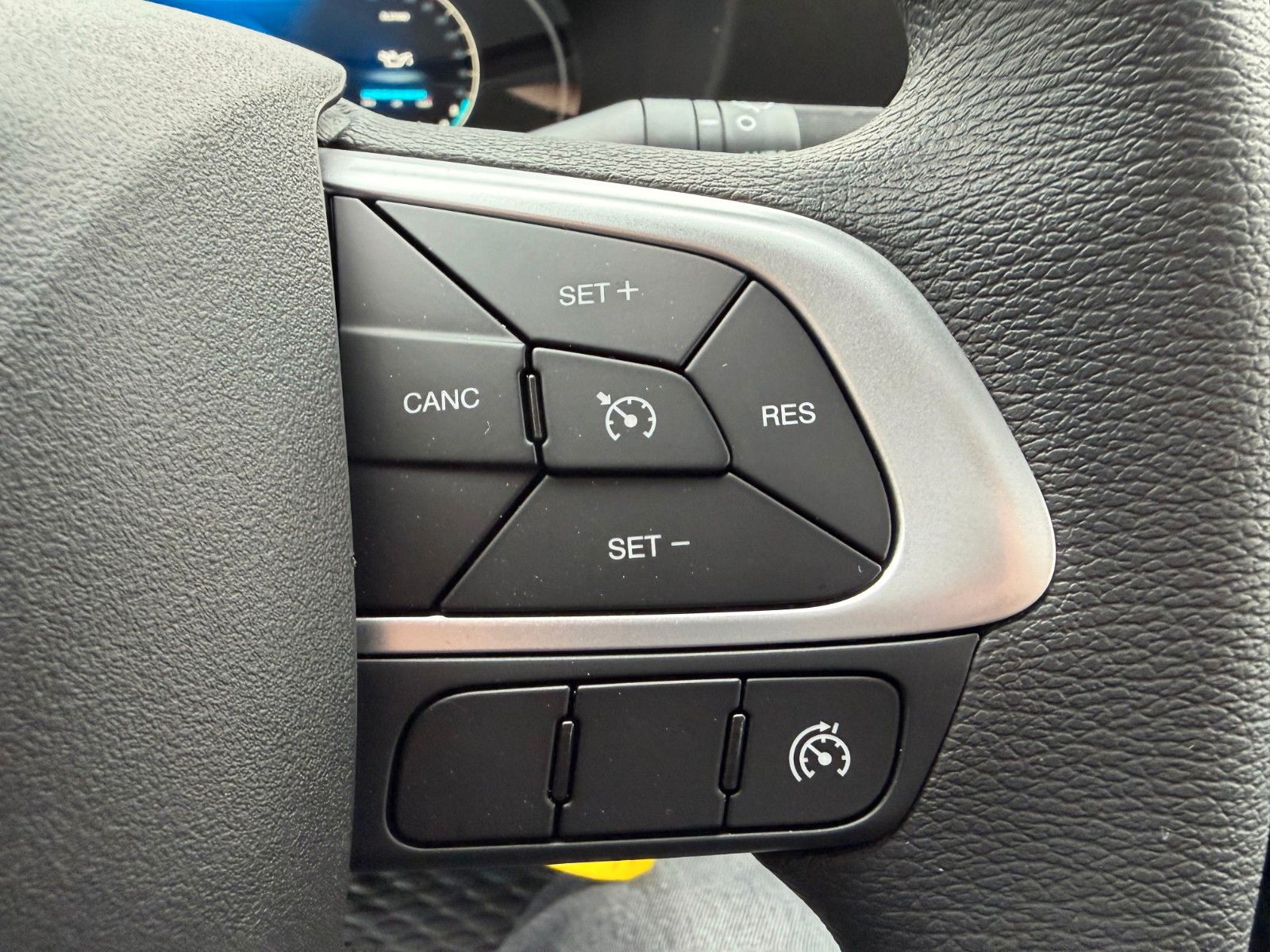 Fahrzeugabbildung Iveco Daily 35S16 H 3.0L *R3.750mm*AHK*Klima*