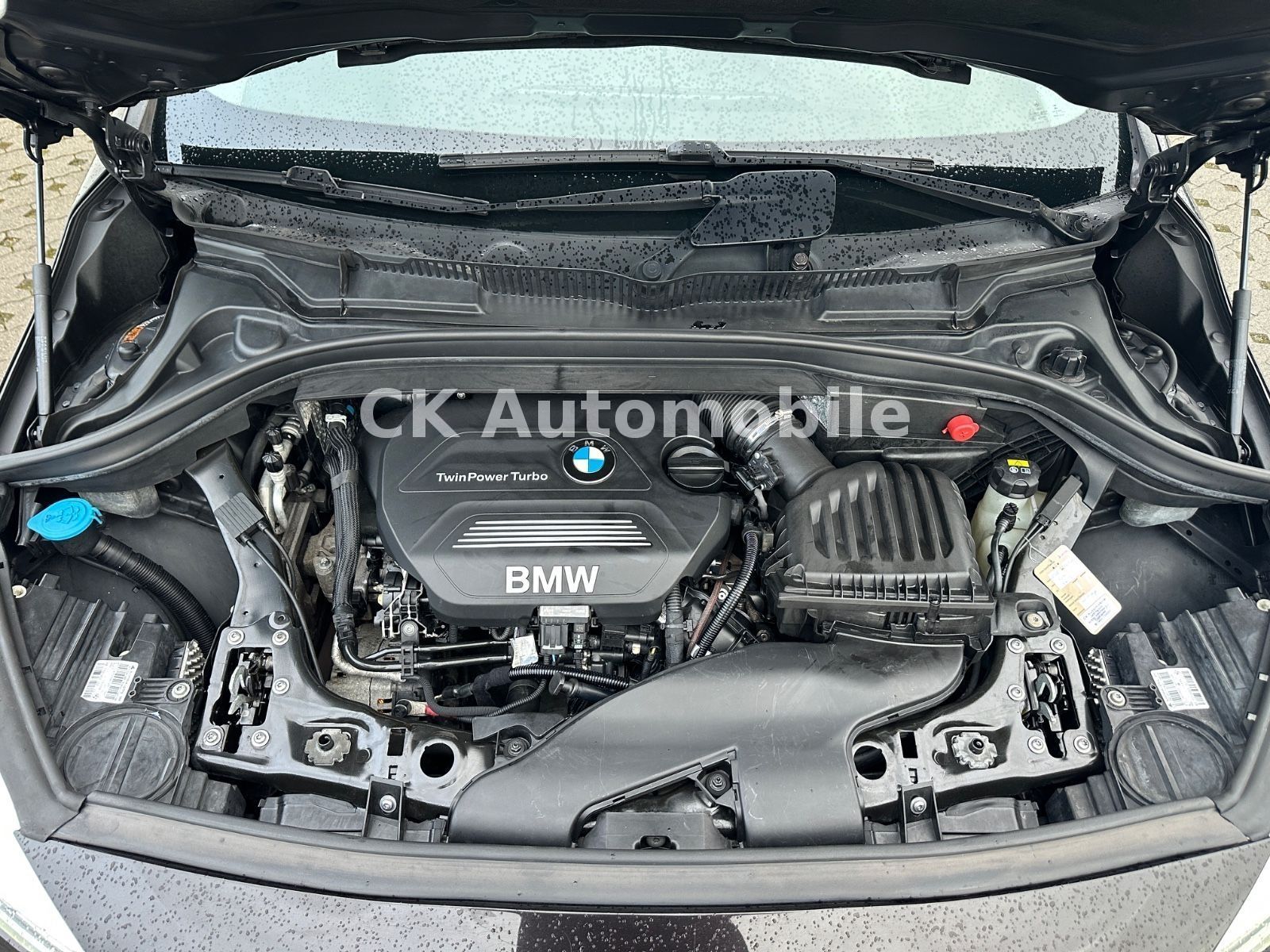 Fahrzeugabbildung BMW 218d Active Tourer Advantage/LED/SHZ/PDC