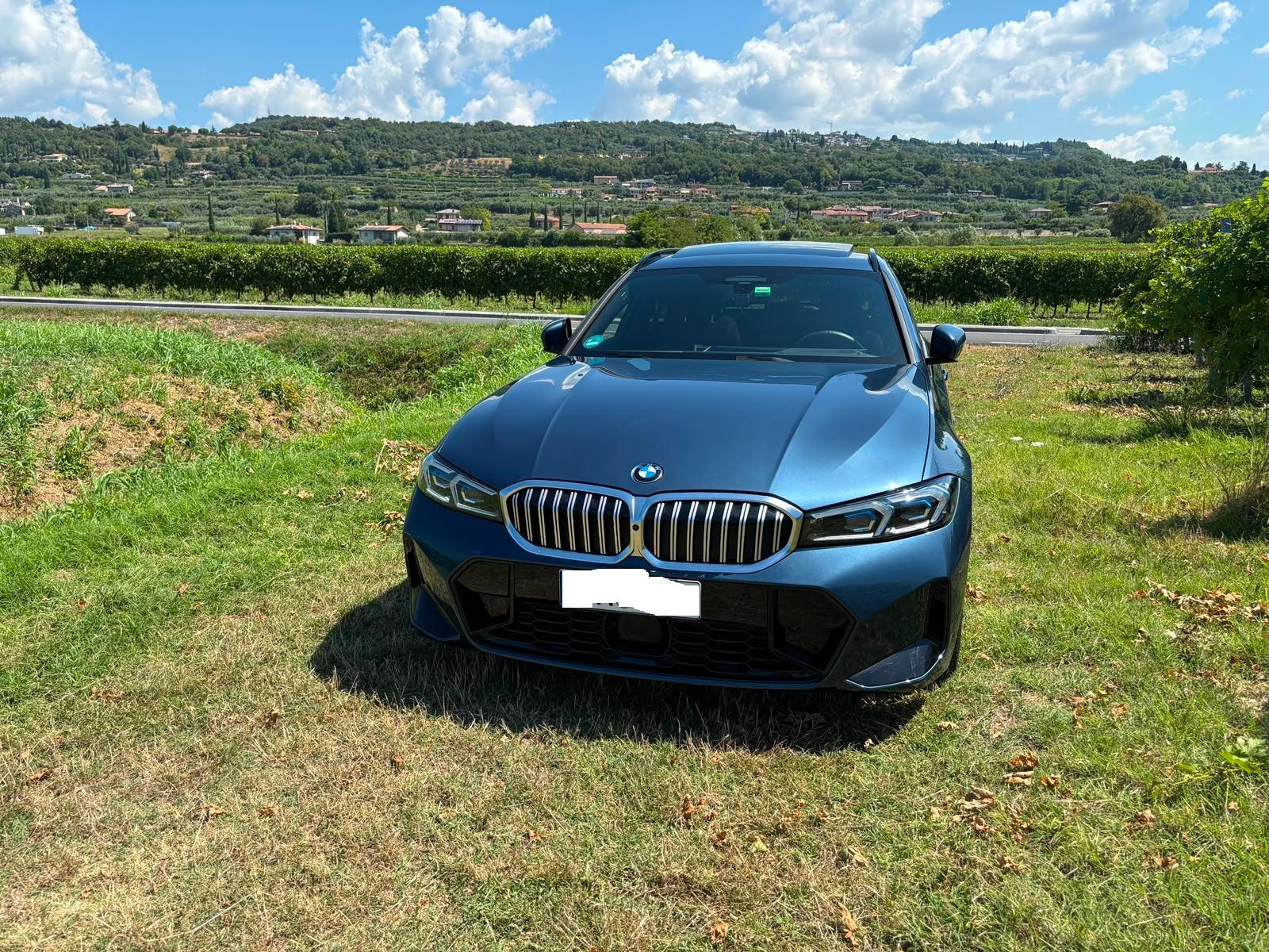 BMW 330xD*MSport*PANO*HUP*AHK*LED*HARMKA*LiveCockpit