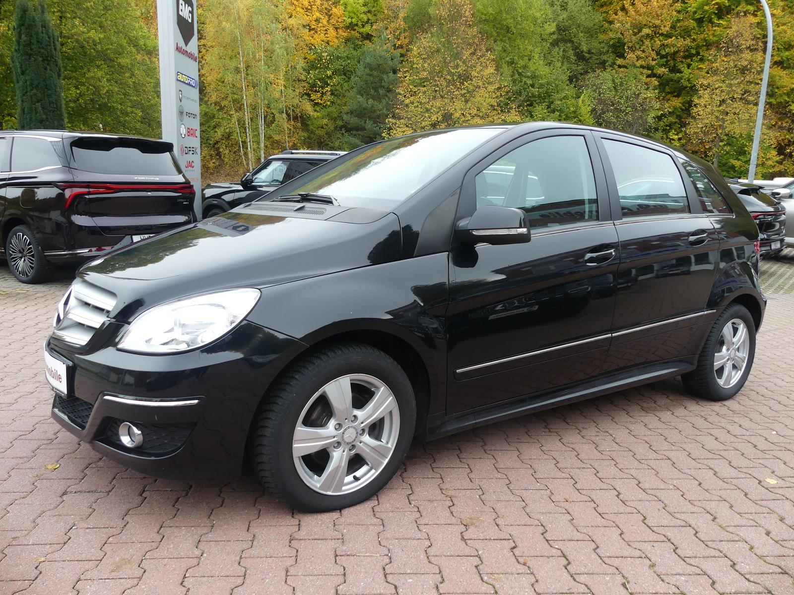 Mercedes-Benz B 180
