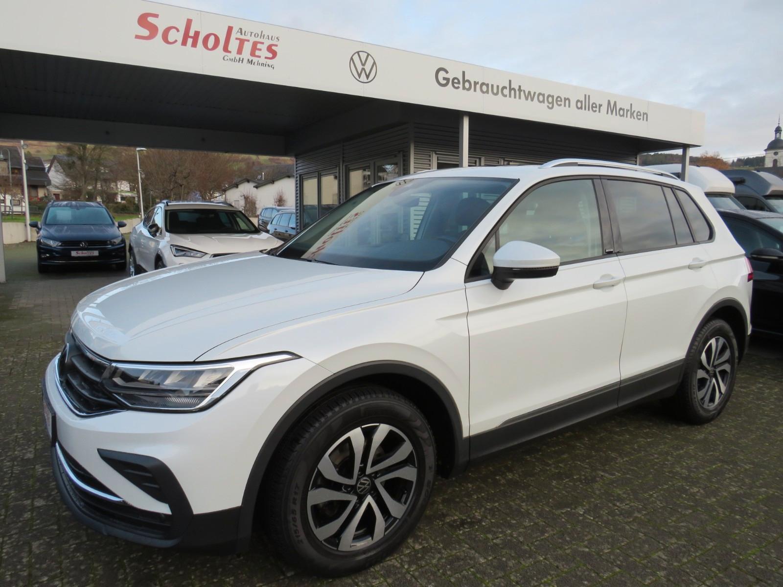 Volkswagen Tiguan Active 1.5 TSI DSG, Panoramadach, Navi, e
