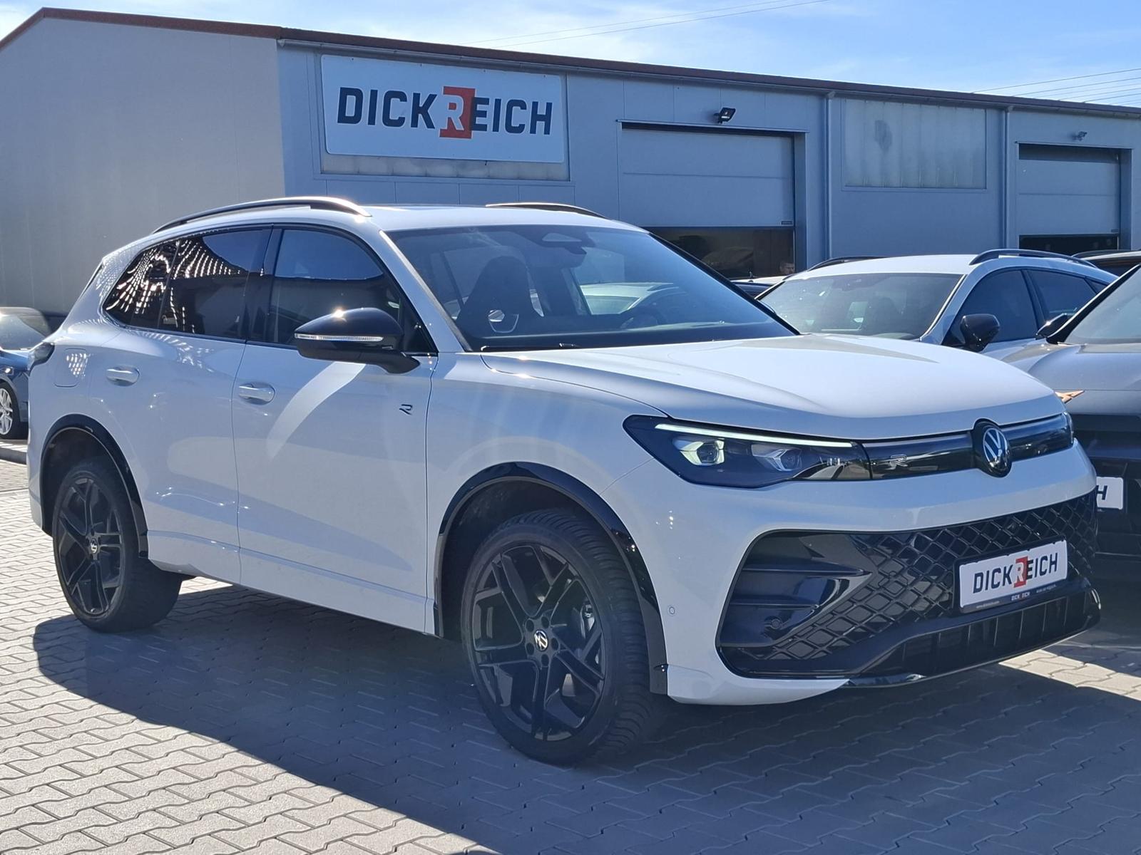 Volkswagen Tiguan 2.0 TDI 4M R-Line BLACK*PAN*HK*AHK*MATRIX
