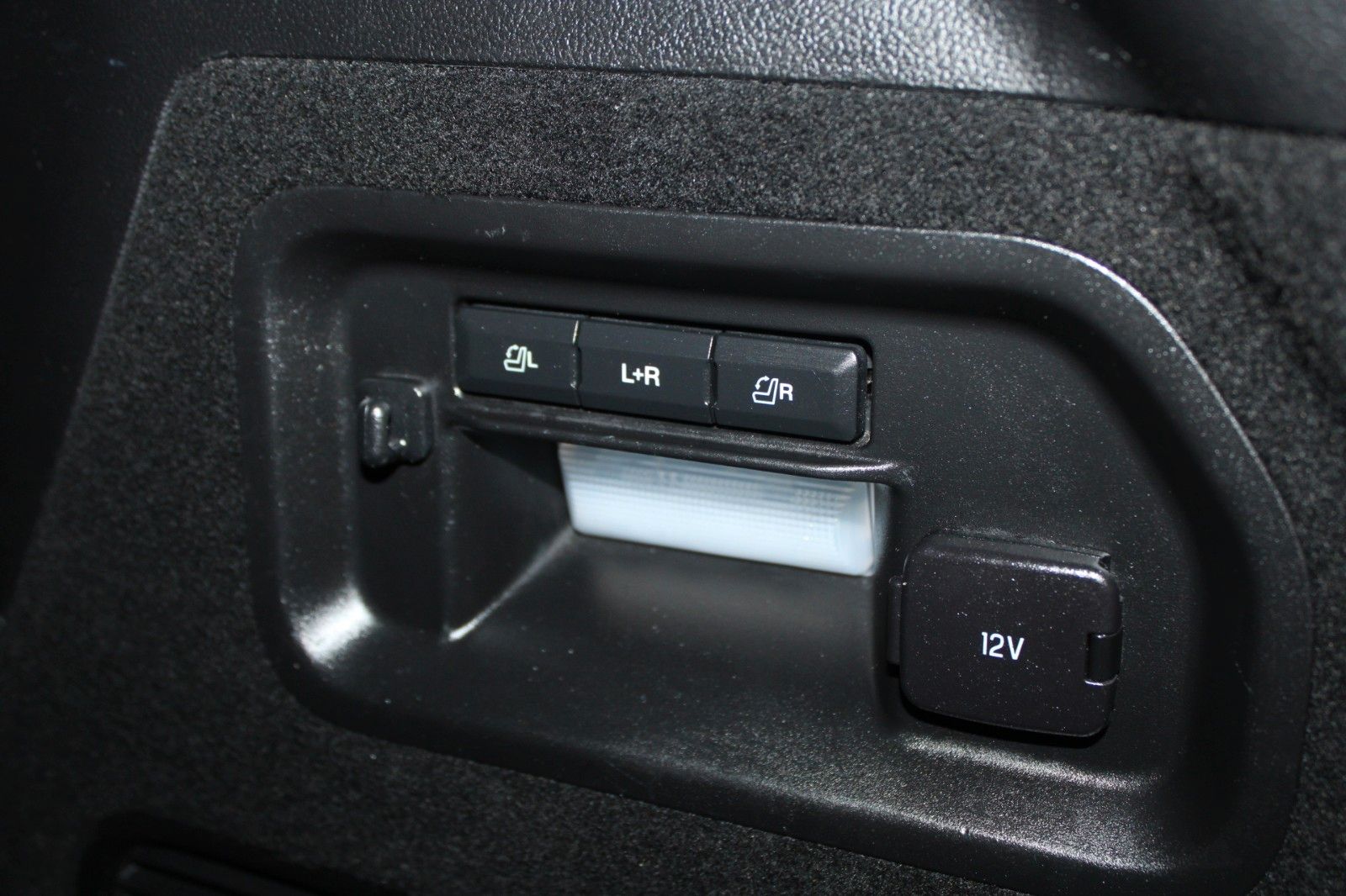 Fahrzeugabbildung Ford Explorer 3,0 PHEV Aut. ST-Line 7-Sitze PANO AHK