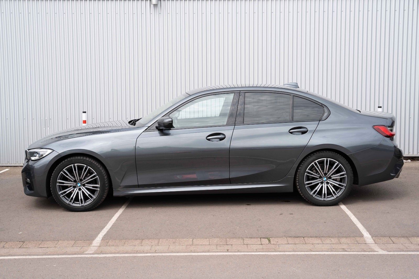 Fahrzeugabbildung BMW 320 D M SPORT LED VIRTC SHADOW HUD LANE