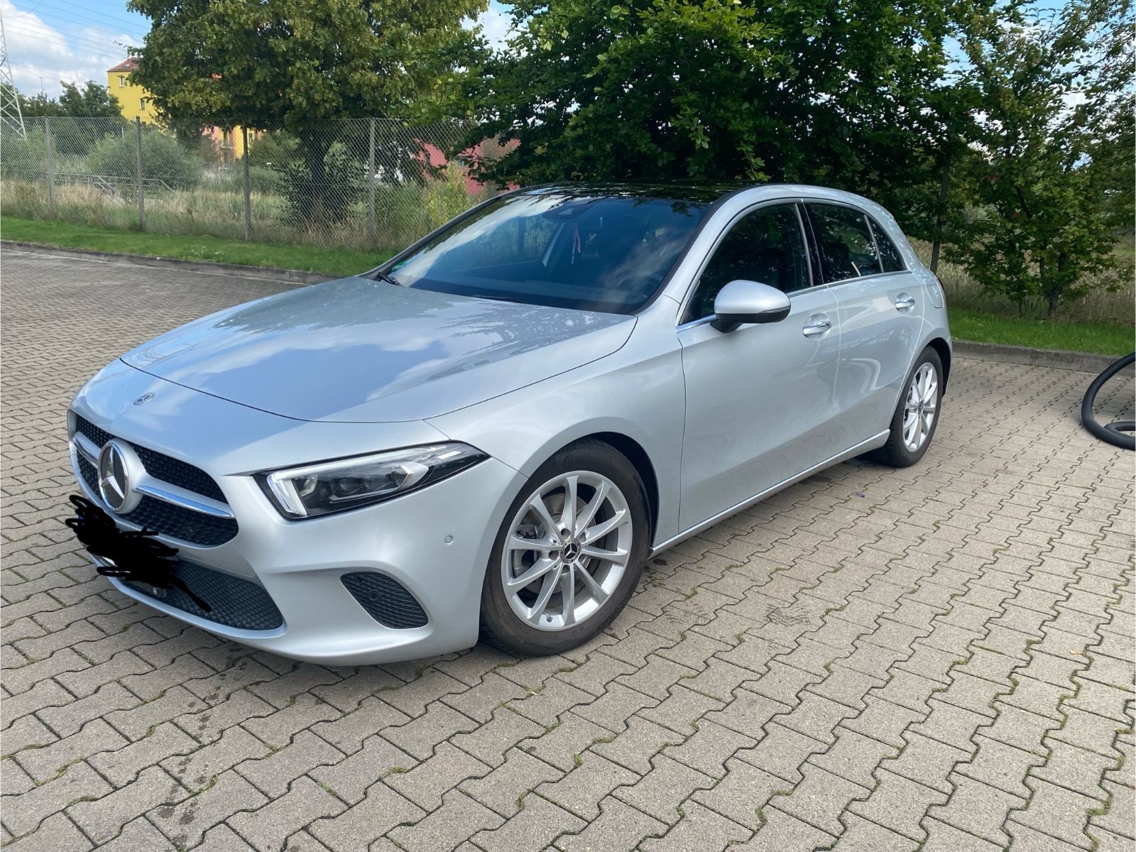 MERCEDES-BENZ A 200 - Progressive | KAMERA | PANO | MBUX | LED
