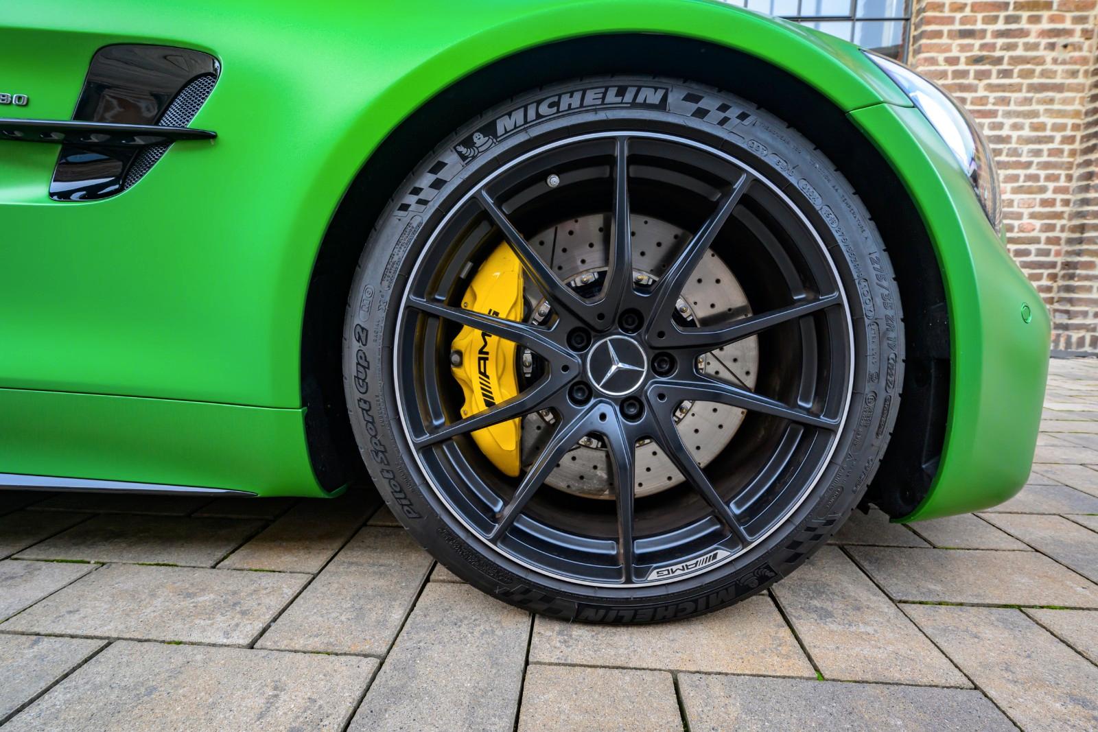 Mercedes-Benz AMG GT R