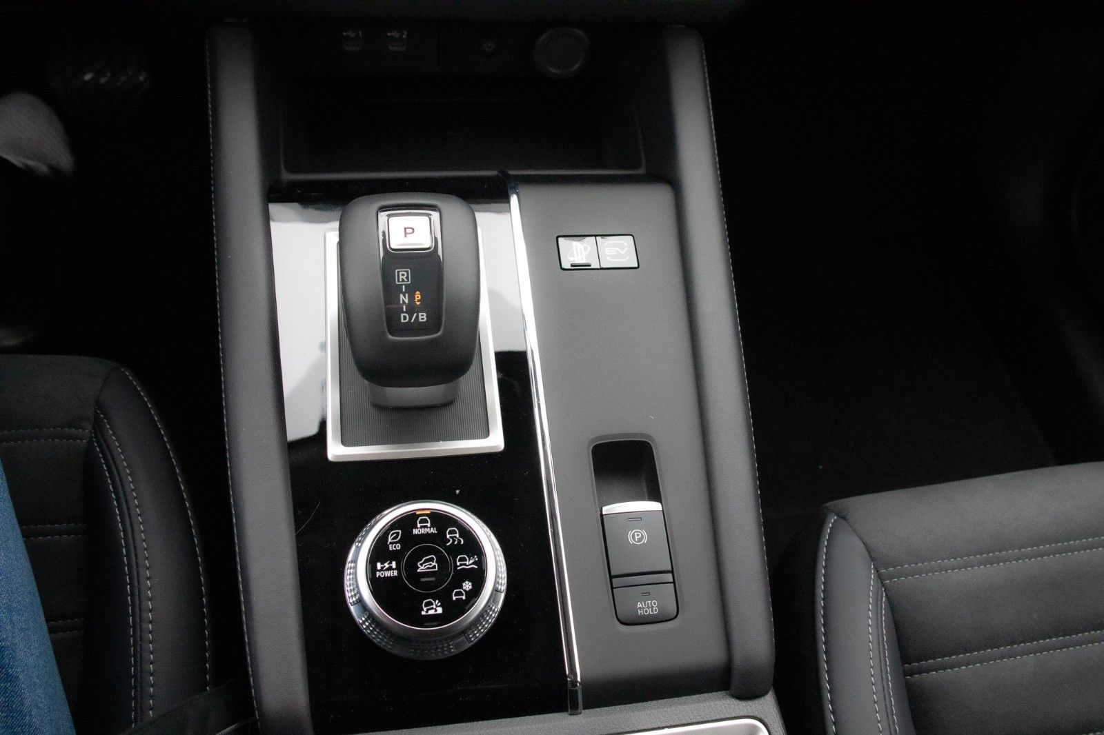 Fahrzeugabbildung Mitsubishi Outlander MY25 2.4 PHEV 4WD Intro Edition