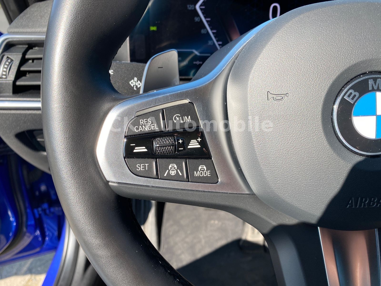 Fahrzeugabbildung BMW 320d xDrive Touring M-Sport/Navi/LED/ACC/360°Kam