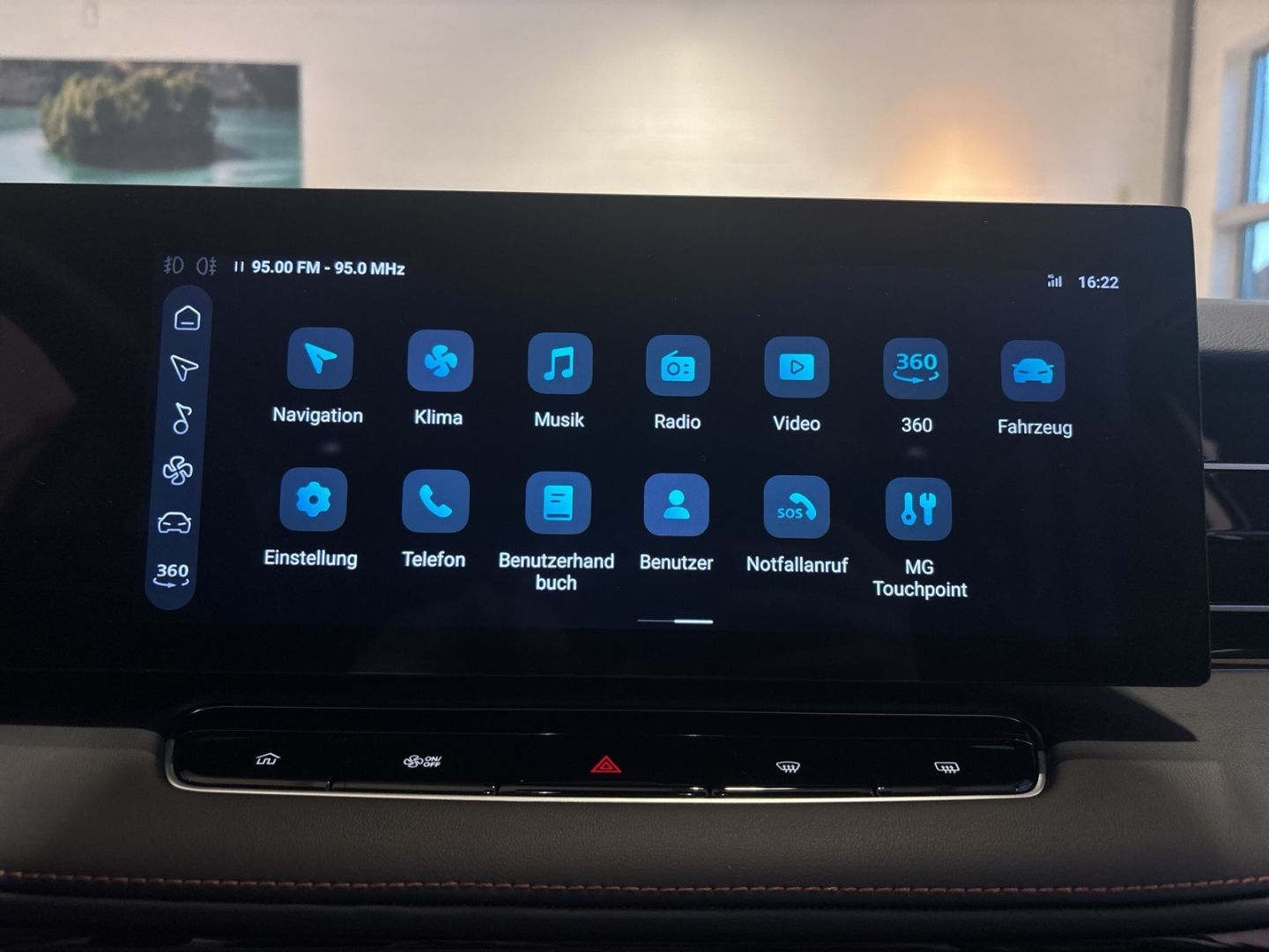 Fahrzeugabbildung MG HS Luxury Automatik FINANZIERUNGSANGEBOT