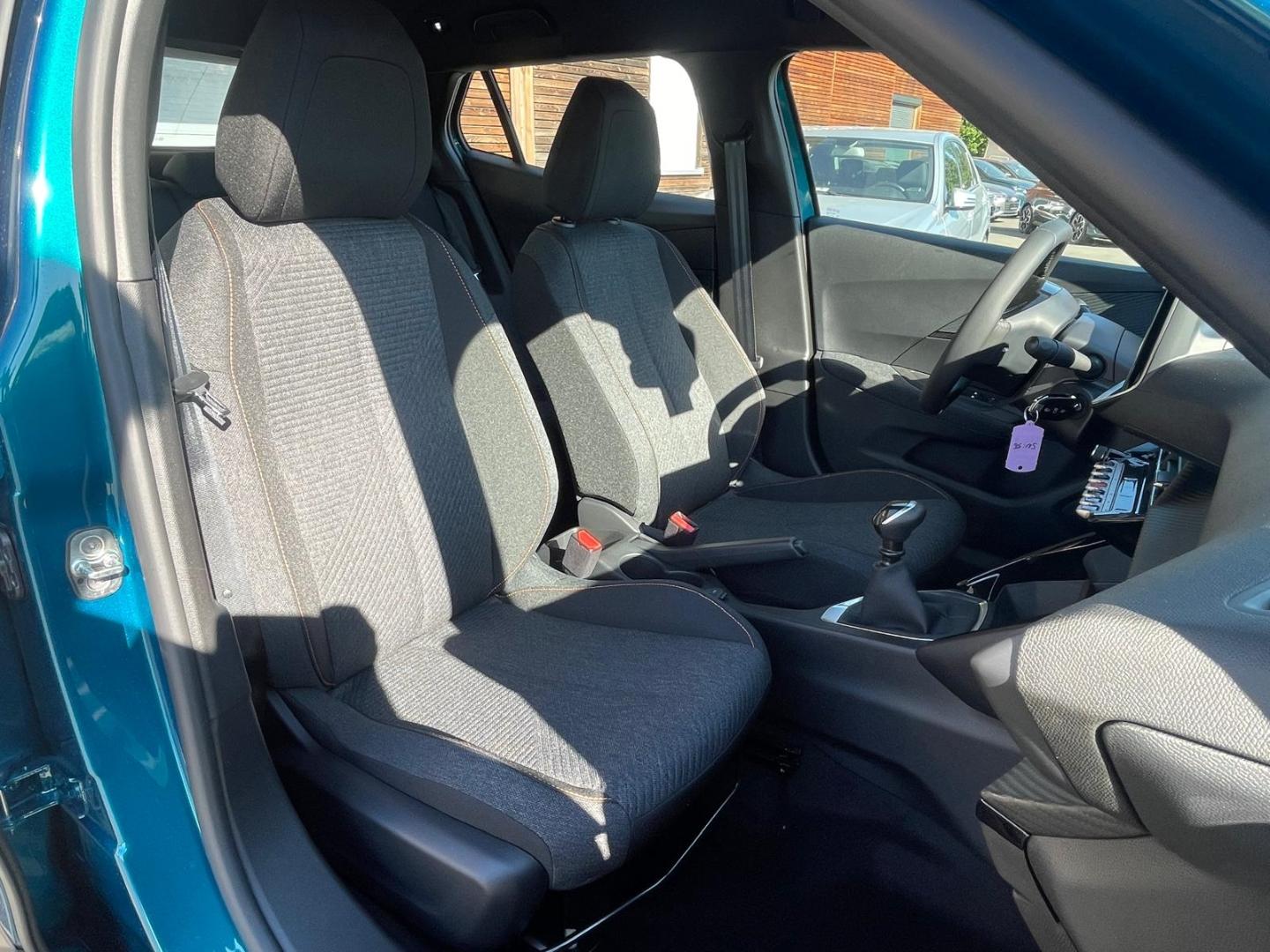 Peugeot 2008 Style Navi LED Apple CarPlay Android Auto K