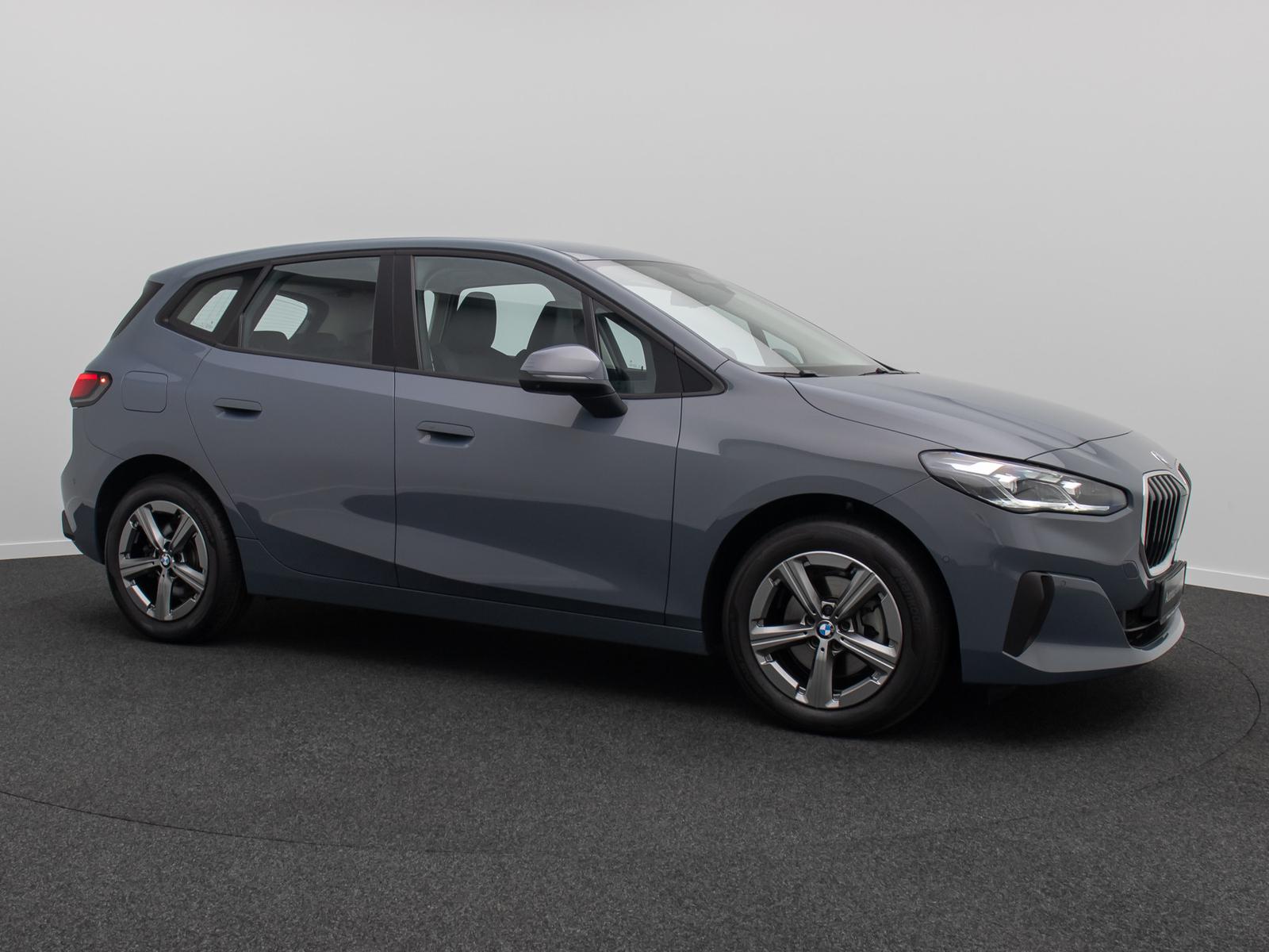 BMW 220 Active Tourer 220i Active Tourer Sport HUD 360° AHK DAB Leder, миниатюра 4