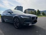 Volvo V90 CC D4 AWD PRO |Voll|Pano|HUD|360° - Volvo V90 Cross Country mit Schiebedach