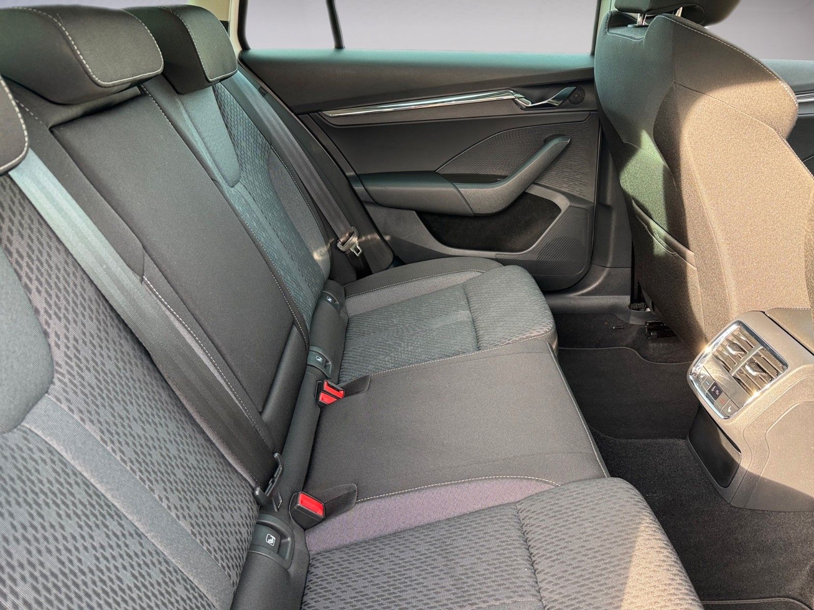 Fahrzeugabbildung SKODA Octavia Combi Style First Edition 2.0 TDI