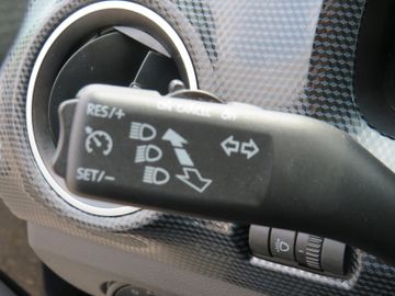 Fahrzeugabbildung Volkswagen move-up! KAMERA PDC GRA TELVOR. 1.Hd