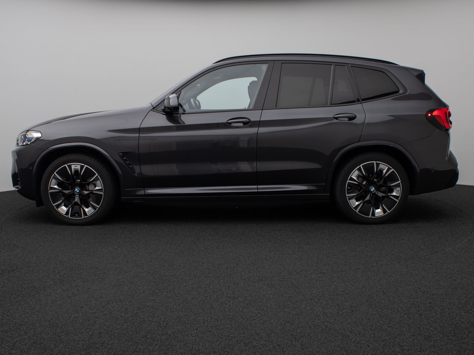 Fahrzeugabbildung BMW iX3 Impressive M Sport Pano 360°Laser HUD H/K