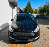 Ford Galaxy Titanium - Ford Galaxy mit Benzin-Antrieb