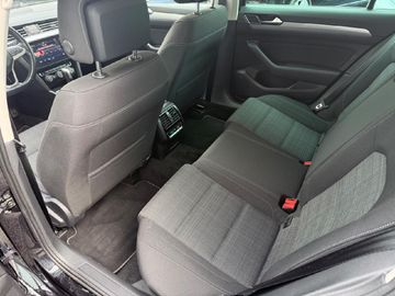 Volkswagen Passat Variant - 8