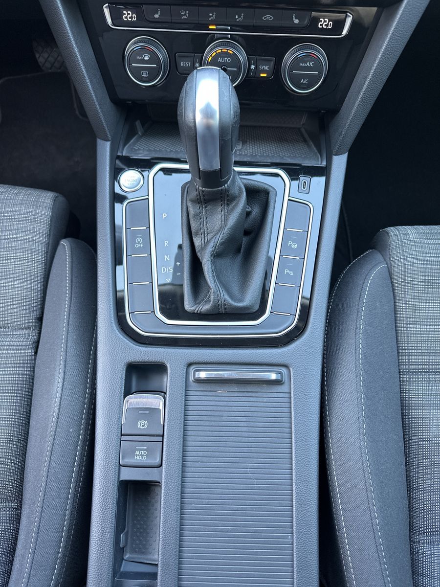Fahrzeugabbildung Volkswagen Passat Variant 2.0 TDI DSG Business NAV+LED+ACC