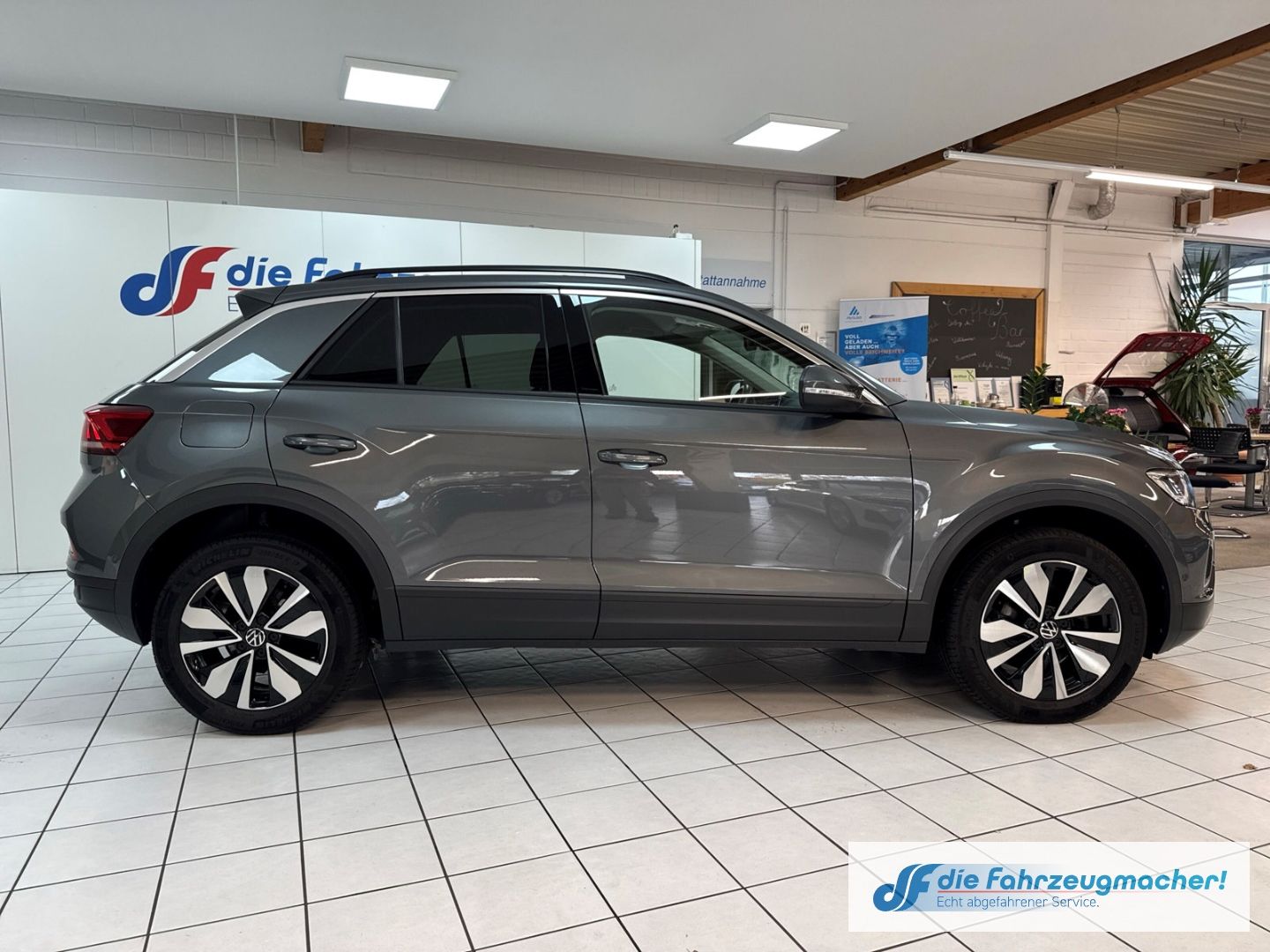 Fahrzeugabbildung Volkswagen T-Roc Move Navi Digitales Cockpit LED Apple CarP