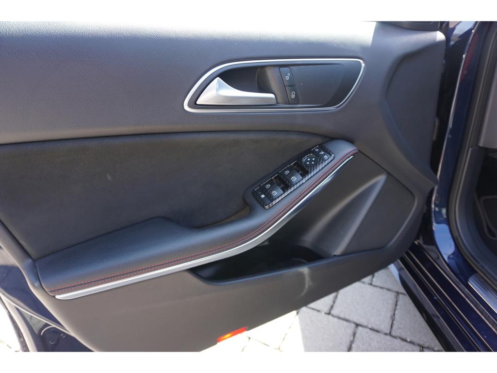 Mercedes-Benz A 45 AMG