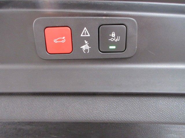 Fahrzeugabbildung Peugeot 5008 GT 1.2T NAVI/LED/SHZ/LEDER/PDC+CAM/PARKASS.