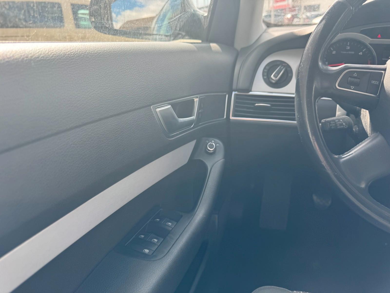 Audi A6 2011 — photo 17