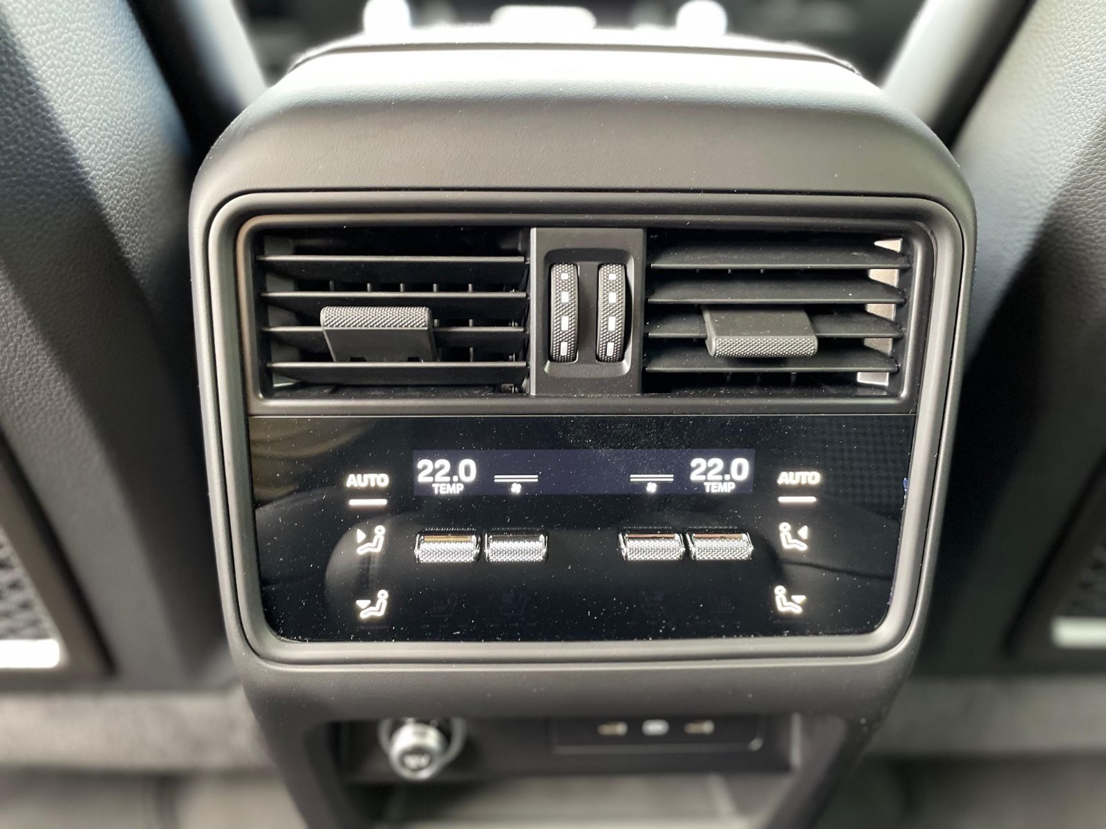 Fahrzeugabbildung Porsche Cayenne GTS Coupé Leichtbau|ACC|HUD|PASM|3.Displ
