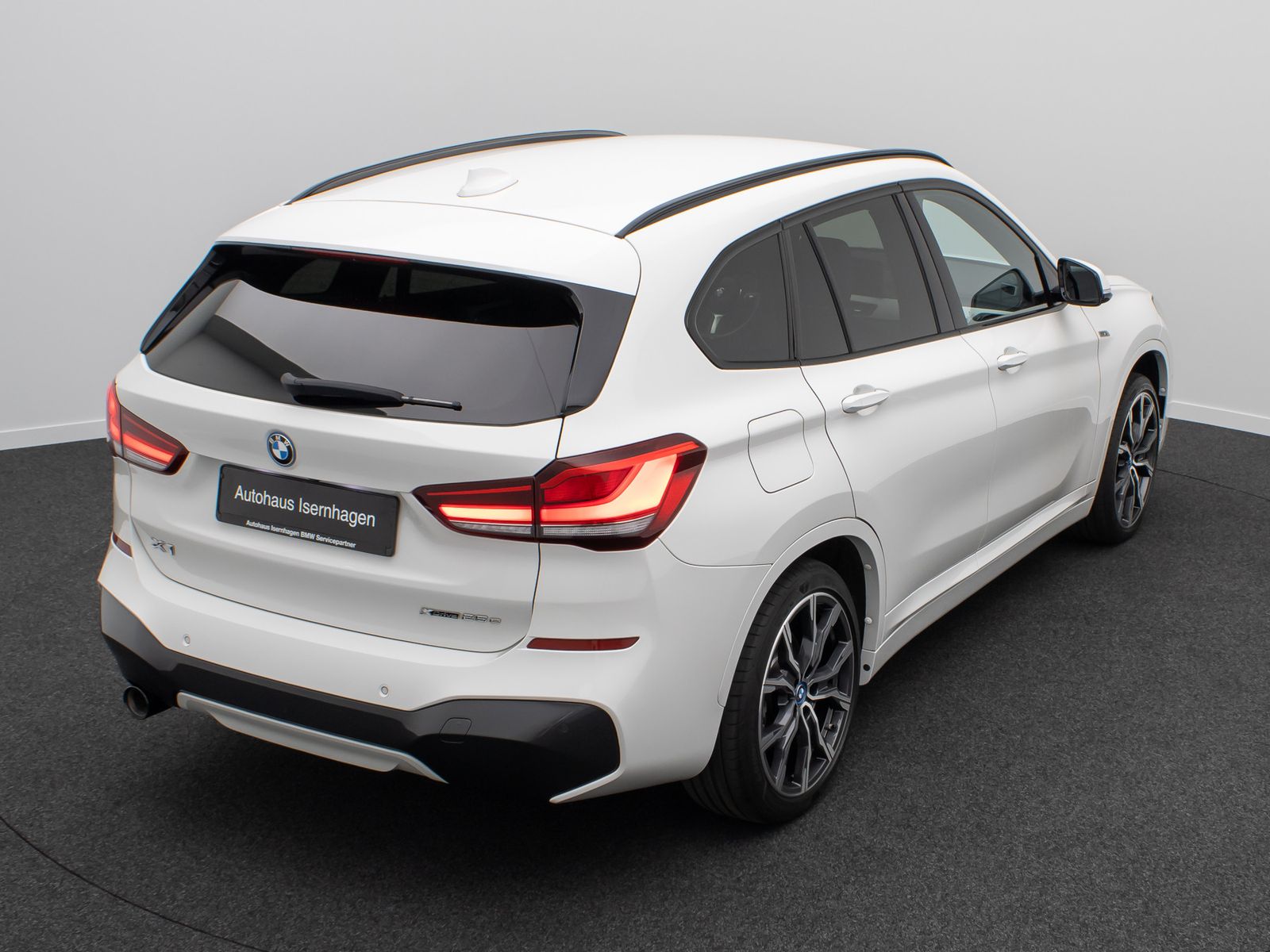 Fahrzeugabbildung BMW X1 xD25e M Sport Kamera HUD DAB H/K Komfort 19"