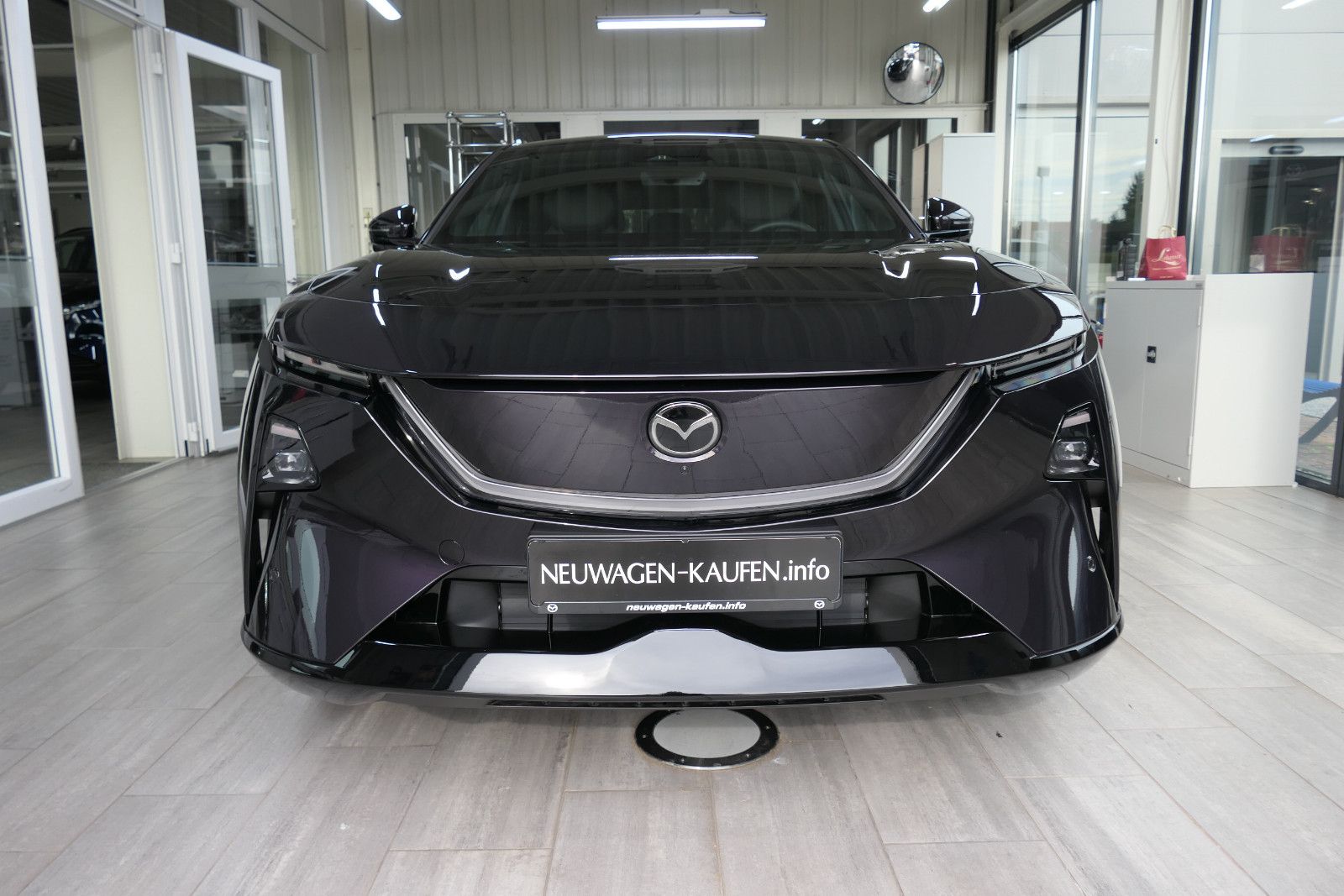 Mazda CX 6e Takumi mit 21 Zoll Räder inkl. ab sofort imagem 3