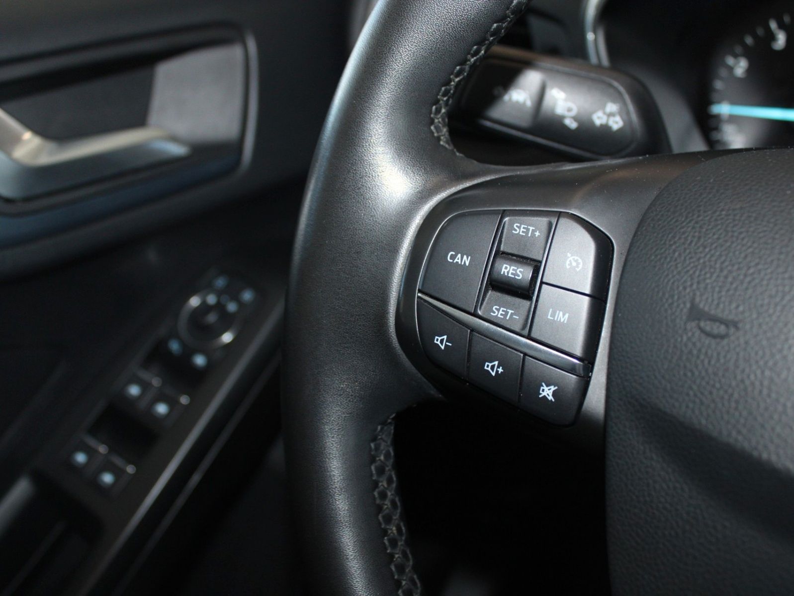 Fahrzeugabbildung Ford Focus Active Turnier LED NAVI WinterPaket uvm.