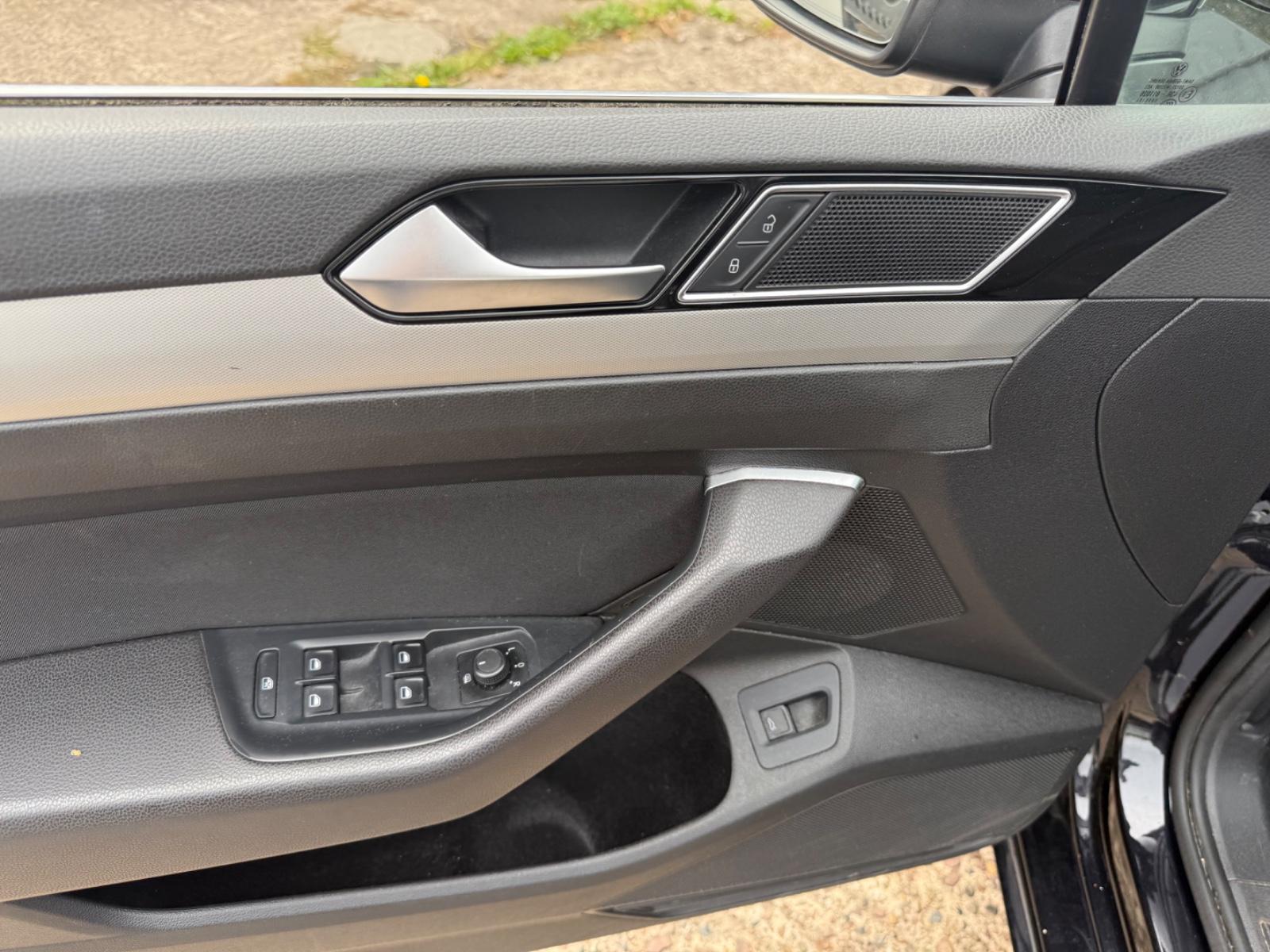 Volkswagen Passat 2015 — photo 10