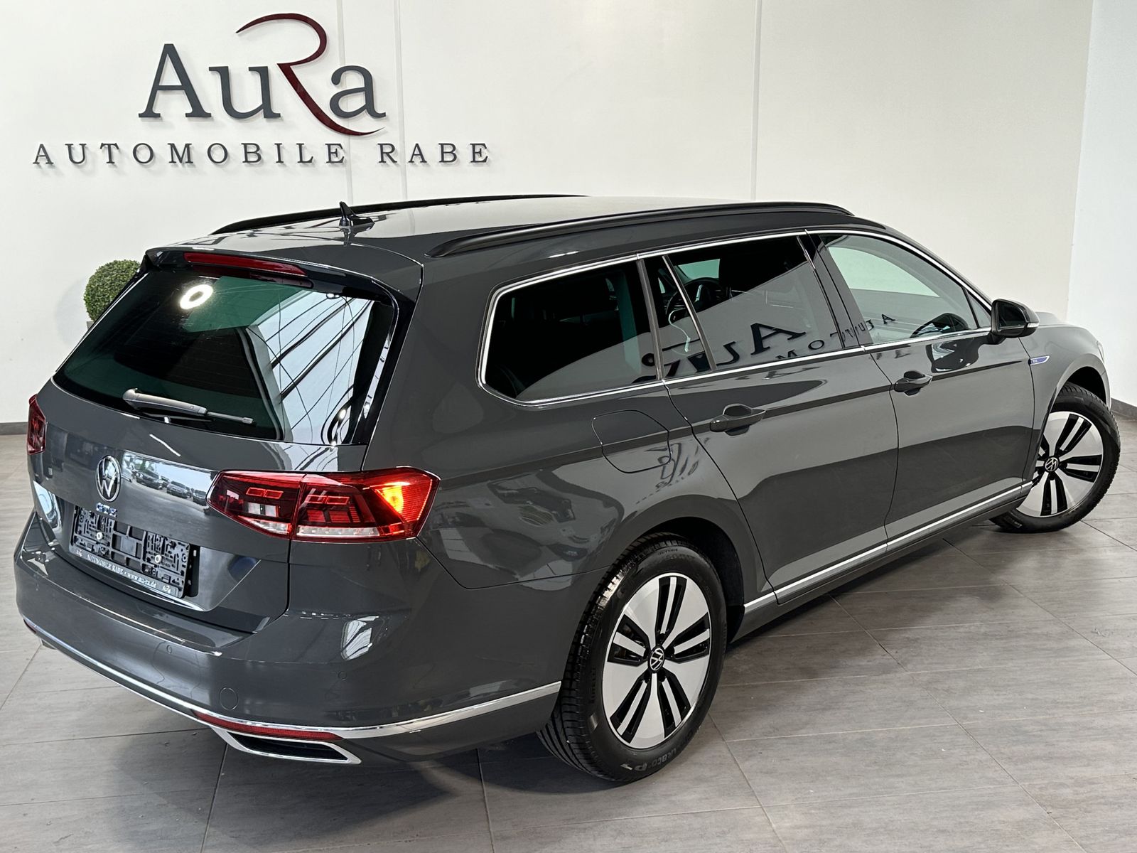 Fahrzeugabbildung Volkswagen Passat Variant 1.4 TSI DSG GTE NAV+LED+ACC+KAM