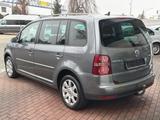 Volkswagen Touran 2.0 TDI Highline AHK  - Volkswagen Touran aus 2007: Highline