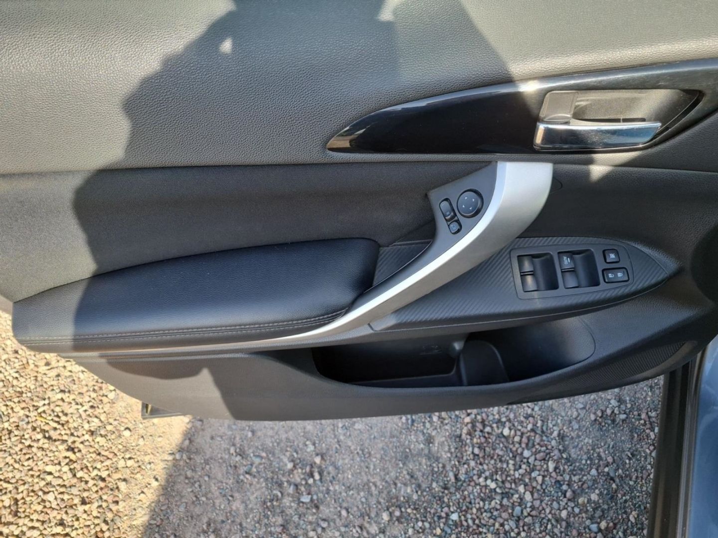 Fahrzeugabbildung Mitsubishi Eclipse Cross Basis 2.4 PHEV 4WD ALLWETTER+KAMER