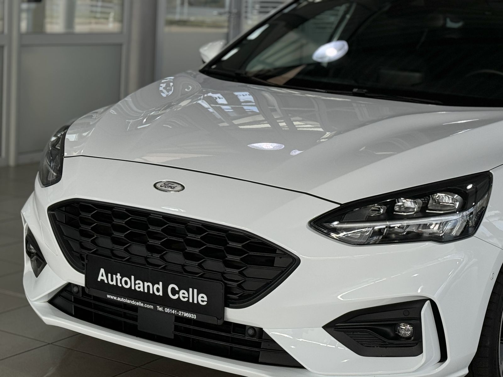 Fahrzeugabbildung Ford Focus ST-Line Kamera Navi Lenkrhzg Alarm