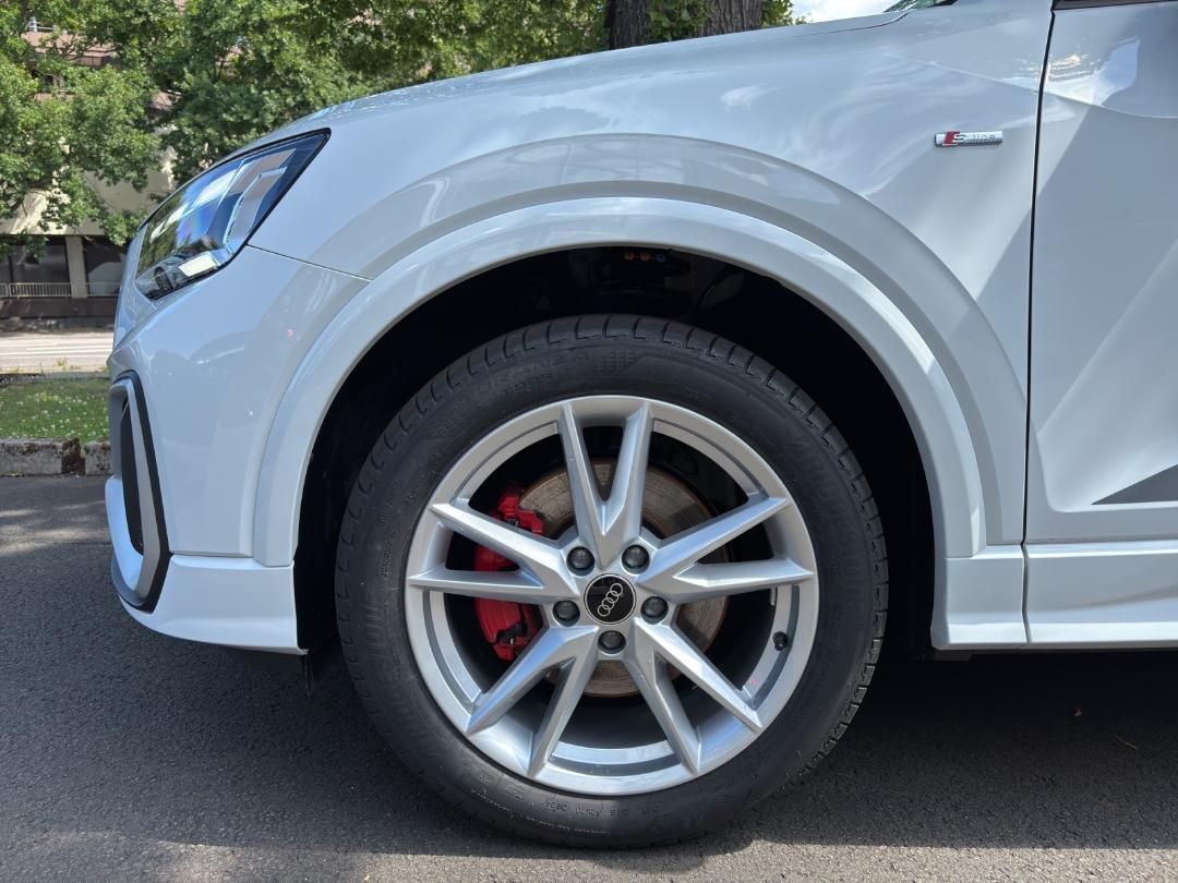 Fahrzeugabbildung Audi Q2 35 1.5 TFSI S-Line AHK,LED,Leder,Navi,SHZ,ACC